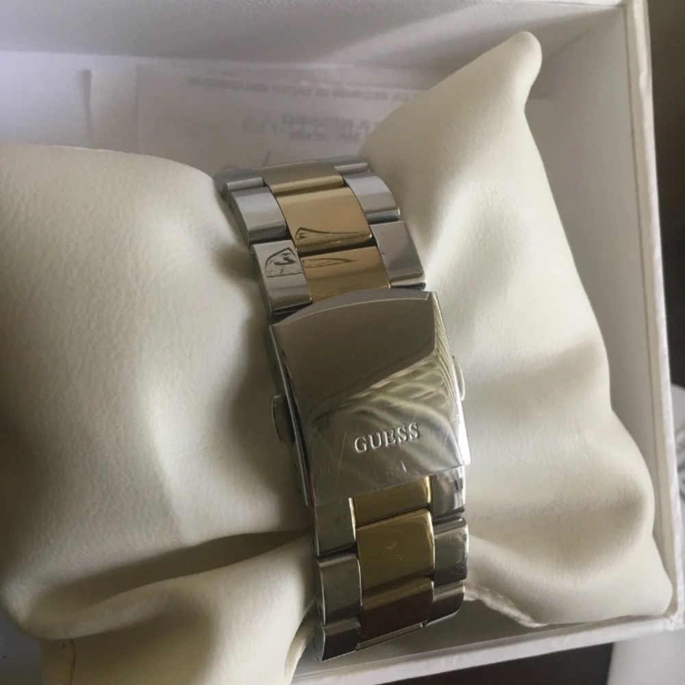 Guess Watch ✨ - Picture 5 of 8